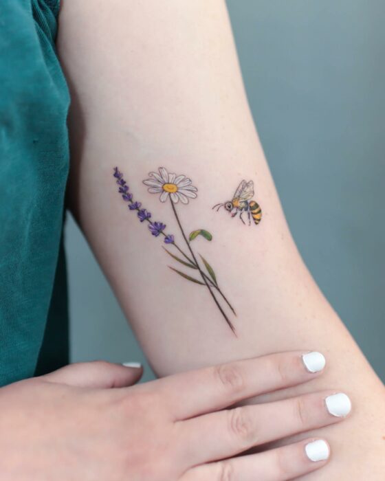 margarita ;15 Lindísimos tatuajes florales para hacer de tu cuerpo un edén