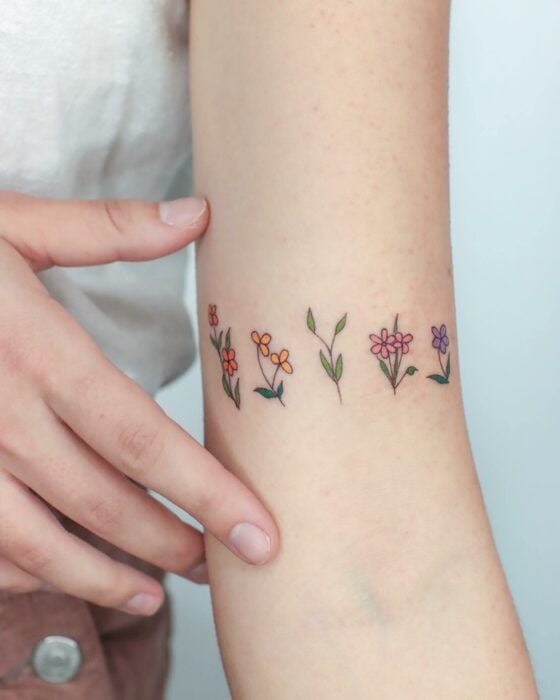 flores ;15 Lindísimos tatuajes florales para hacer de tu cuerpo un edén