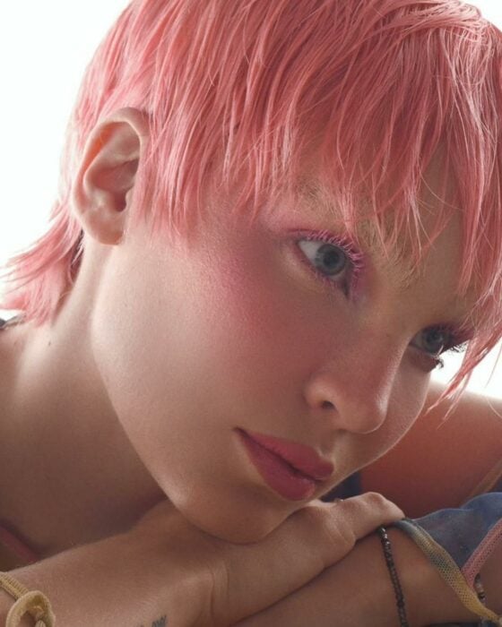 belinda pink hair