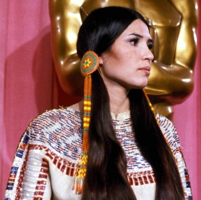 Sacheen Littlefeather en la 45.ª edición de los Premios de la Academia