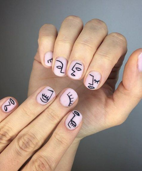 nail artist