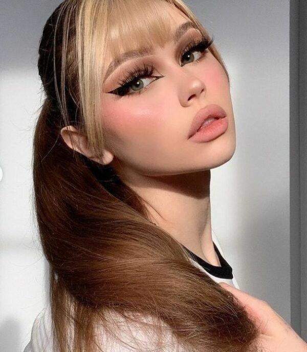 blonde fringe hairstyle