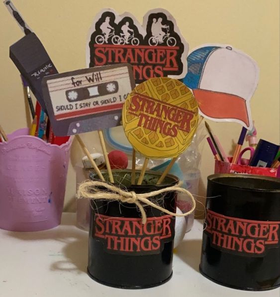 centros de mesa stranger things