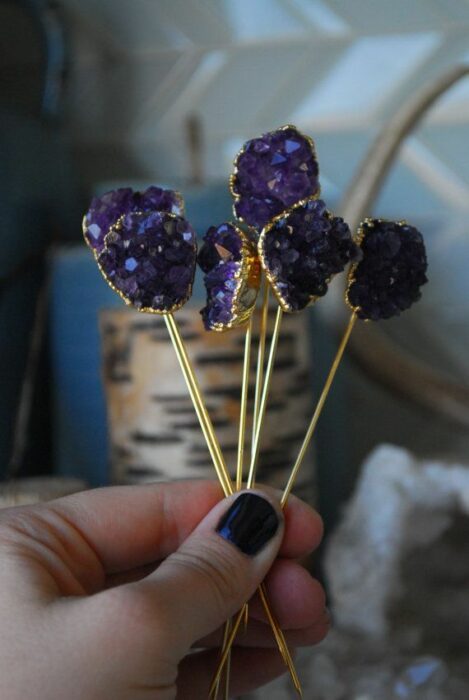 hairpins with a part of purple quartz 