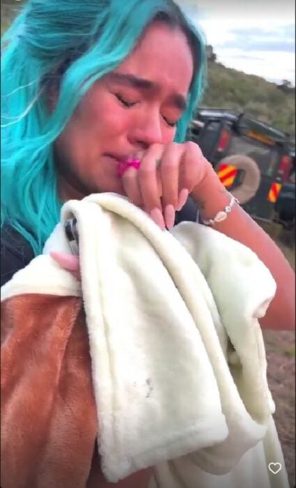 Karol G llorando en el Safari de África 