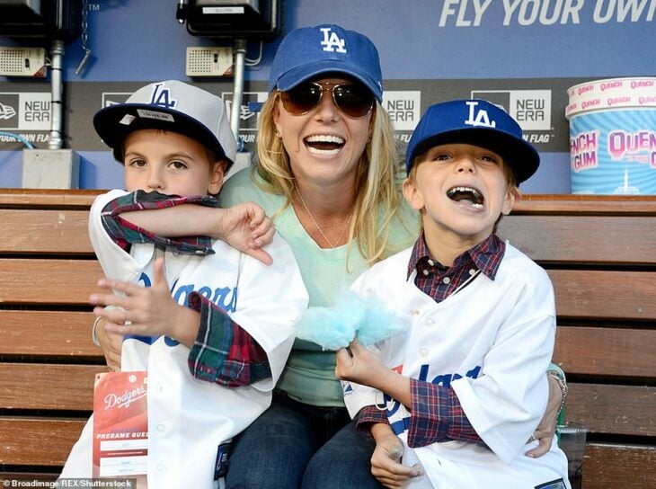 Foto de Britney Spears con sus hijos Sean Preston y Jayden 