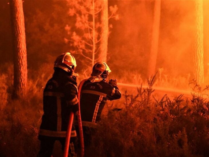 El 'monstruoso' incendio forestal que está asolando el suroeste de Francia