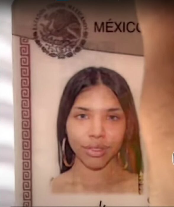 Influencer mexicana muestra lo fea que sale en su credencial de elector 