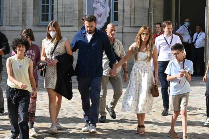 Jennifer-Lopez-and-Ben-Affleck-part-apart-by-mutual-agreement-2-730x486