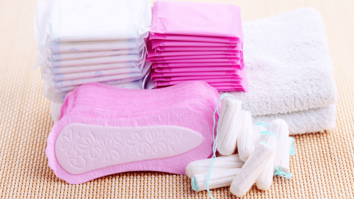 imagen que muestra toallas femeninas y tampones