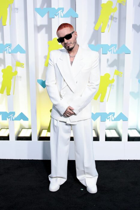 J Balvin; Los mejores looks de la alfombra roja de los MTV VMAs 2022