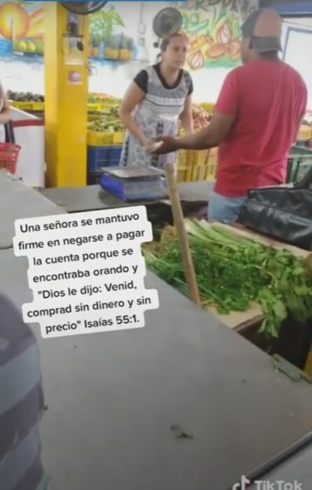 señora se hace viral en TikTok al no querer pagar el mandado en un mercado de su ciudad 