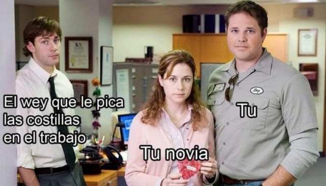 meme del chico que le pica las costillas a tu novia con los personajes Roy, Pam y Jim de la serie The Office 