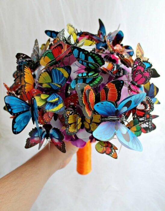 ramo multicolor de mariposas 