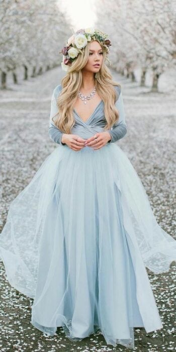 vestido de novia azul tipo aurora