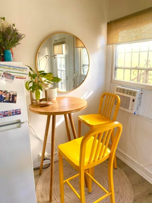 round dining room