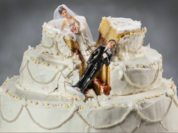 Pastel de bodas destruído 