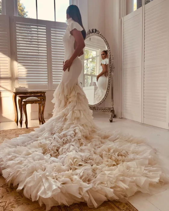 Jennifer Lopez con vestido de novia