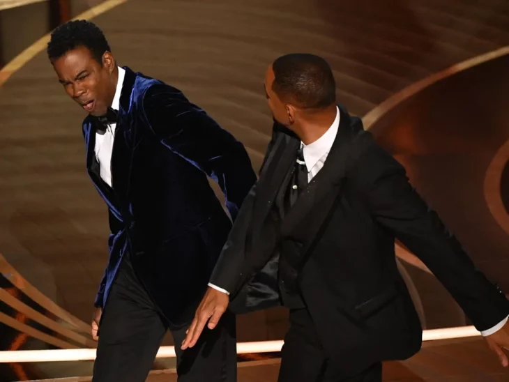 Chris Rock siendo abofeteado por Will Smith 