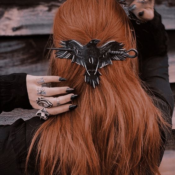 Raven;  16 Brooches that will give an ultra dark touch to your style