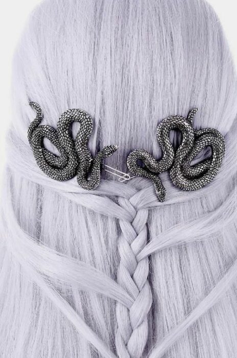 snakes;  16 Brooches that will give an ultra dark touch to your style