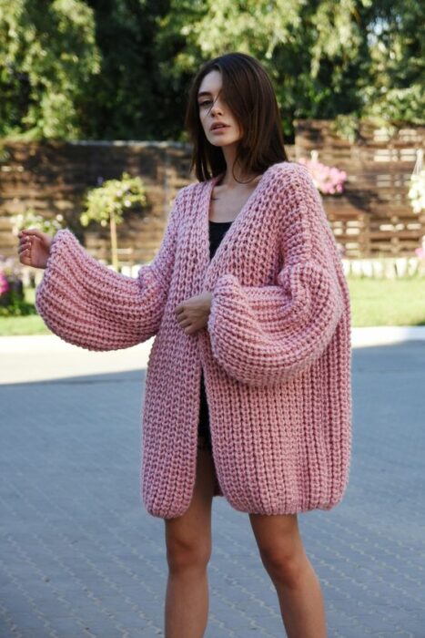 rosa pastel; 13 Chunky cardigans que merecen un espacio en tu armario