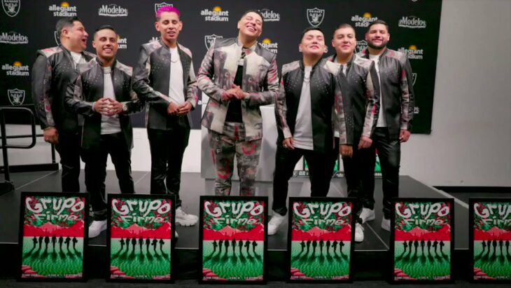 integrantes de Grupo Firme anunciando concierto en el Zócalo en la CDMX 