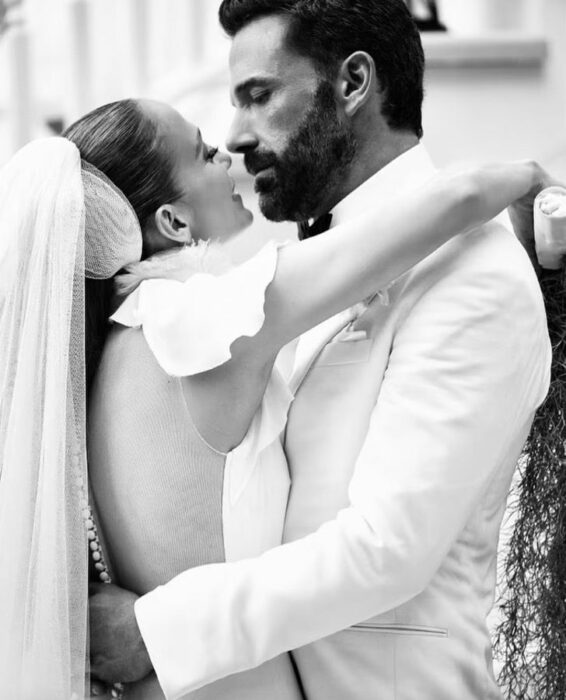 Jennifer Lopez revela el álbum de fotos de su boda con Ben Affleck