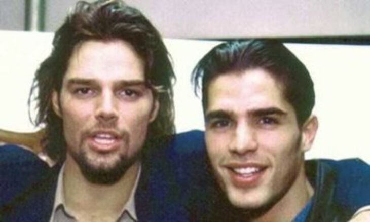 Fotografía de Ricky Martin junto a Eduardo Verástegui en 1998