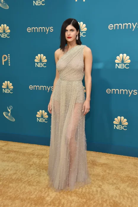 Alxandra Dadario; Los mejores looks de alfombra roja en los premios Emmy 2022 