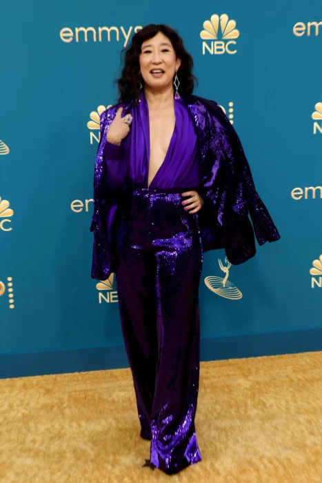 Sandra Oh; Los mejores looks de alfombra roja en los premios Emmy 2022 