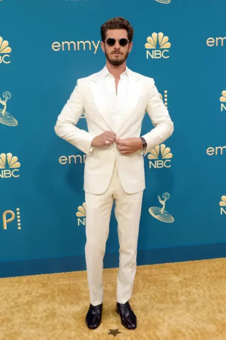 Andrew Garfield; Los mejores looks de alfombra roja en los premios Emmy 2022 