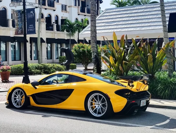 Hurricane IAN dragged a McLaren car valued at 1 million dollars