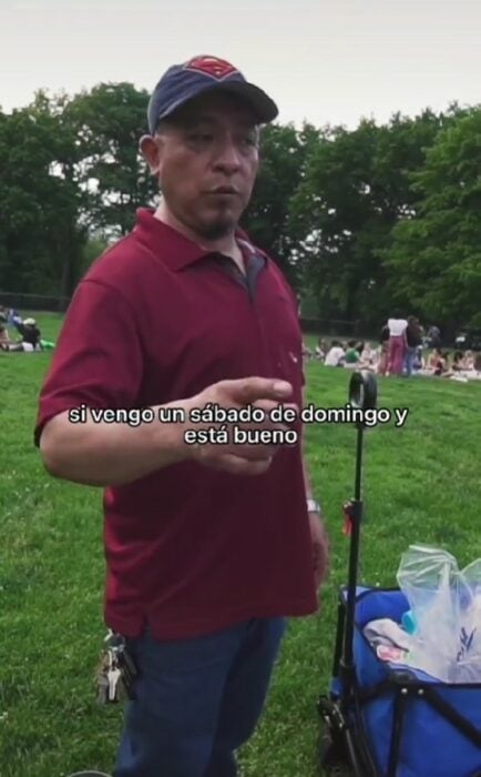 latino se viraliza en TikTok por vender bebidas en el Central Park, New York 