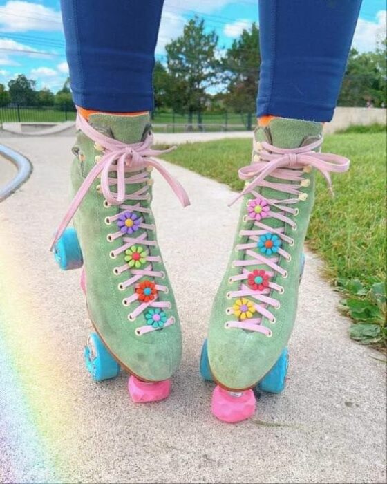 patines con flores; ;Pares de patines para darte una vueltita aesthetic