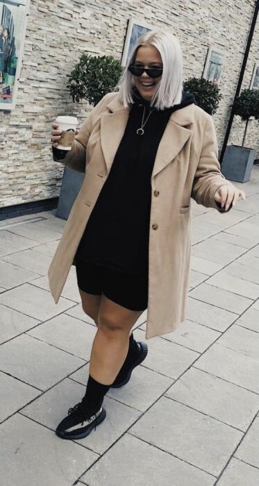 autumnal outfit curvy tight dress