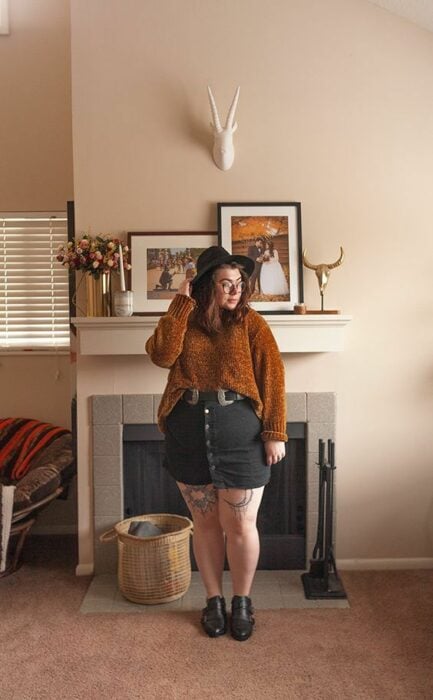 outfit curvy sweater skirt 