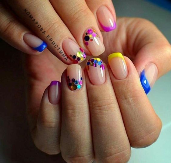 uñas confeti y francesa