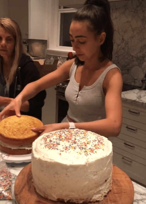 Girl made her own wedding cake to save money