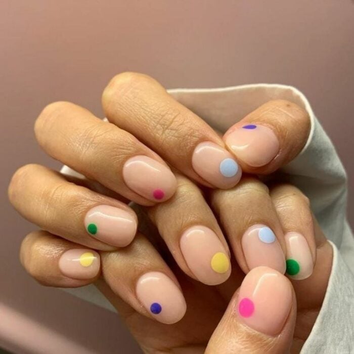 minimalist confetti nails