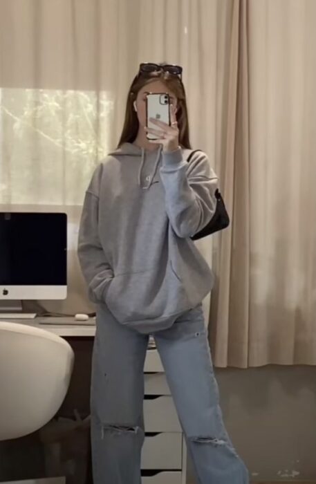 loose outfit sweatshirt