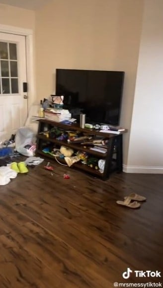 Mujer deja de limpiar la casa por 3 semanas porque su esposo la llama floja