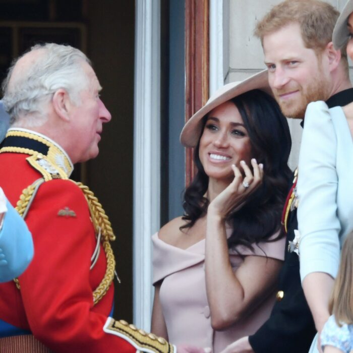 Rey Carlos III, Meghan Markle y el príncipe Harry 