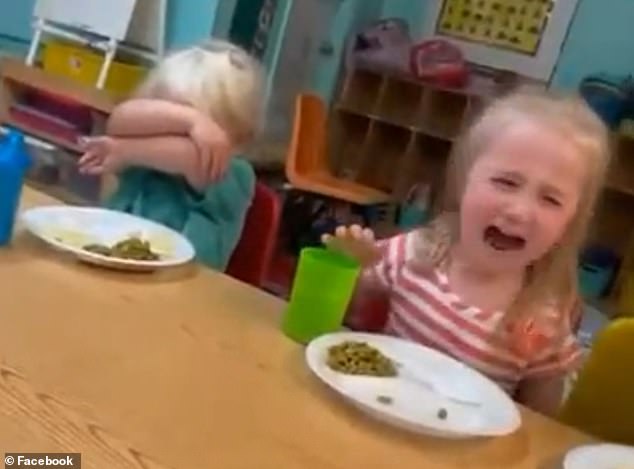 niños llorando en guardería