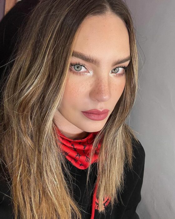 Fotografía con la cara de la cantante española Belinda 