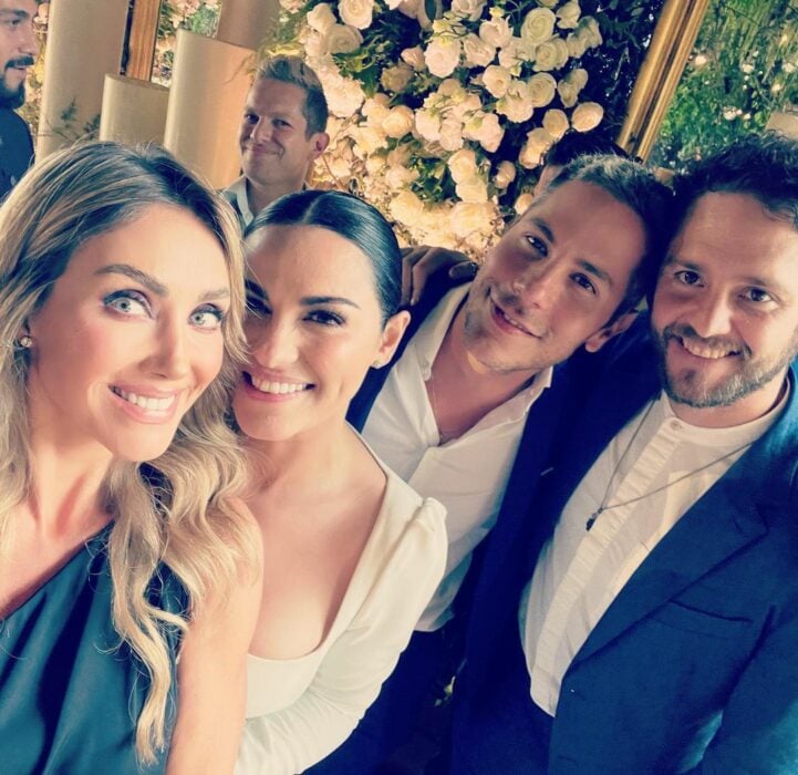 Foto selfie de Anahí, Christian Chávez y Christopher uckermannn en la boda de Maite Perroni