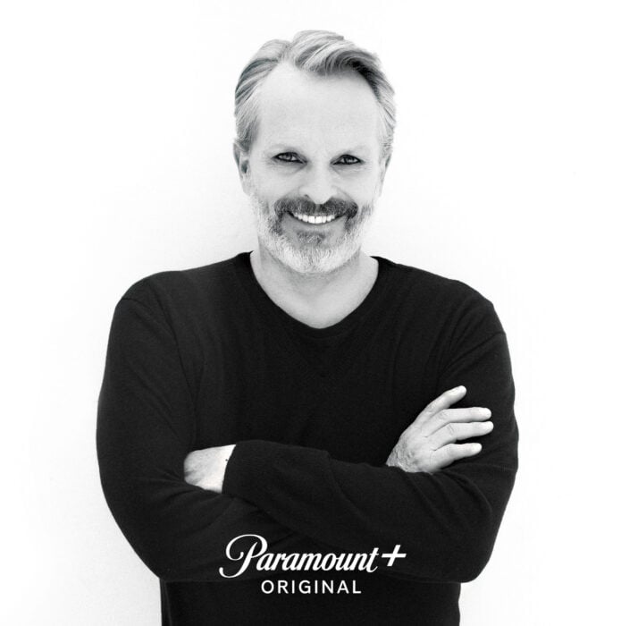 Imagen de Miguel Bosé en blanco y negro con las letras del servicio de streaming Paramount+
