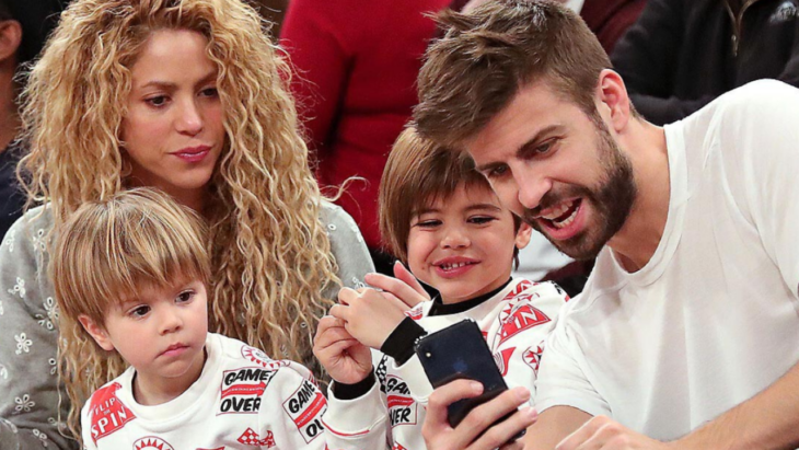 Shakira y Gerard Pique con sus hijos