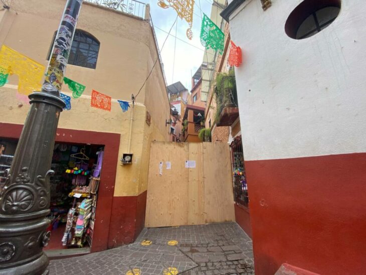 Callejón del Beso clausurado