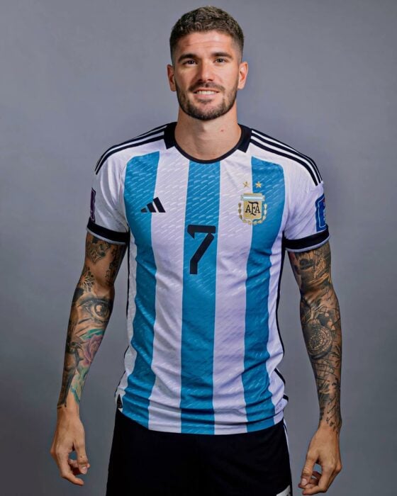 Rodrigo de Paul con su uniforme de argentina